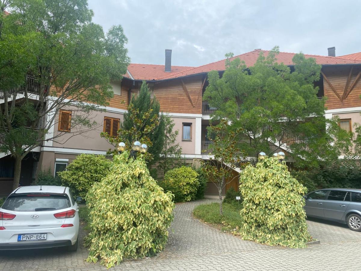 Selyemakacapartman Balatonlelle Dış mekan fotoğraf